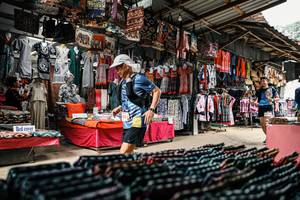 BIB: 
                            <button type="button" onclick="openModal(25551874)" class="btn btn-primary btn-sm float-right btn-popup" data-toggle="modal" data-target=".modal-high-quality">
                        <i class="fas fa-shopping-cart"></i> Add to Cart
                    </button>
                                            <button type="button" onclick="isThisMe(25551874, true)" class="btn btn-success btn-sm float-right btn-popup btn-isme hidden" data-toggle="tooltip" data-placement="bottom" title="นี่คือรูปของคุณใช่ไหม คลิกที่นี่เพื่อเอาเข้าอัลบั้ม">
                        <i class="fas fa-plus"></i> Add to album
                    </button>
                    <button type="button" onclick="isThisMe(25551874, false)" class="btn btn-warning btn-sm float-right btn-popup btn-isnotme hidden">
                        <i class="fas fa-ban"></i> Remove from album
                    </button>